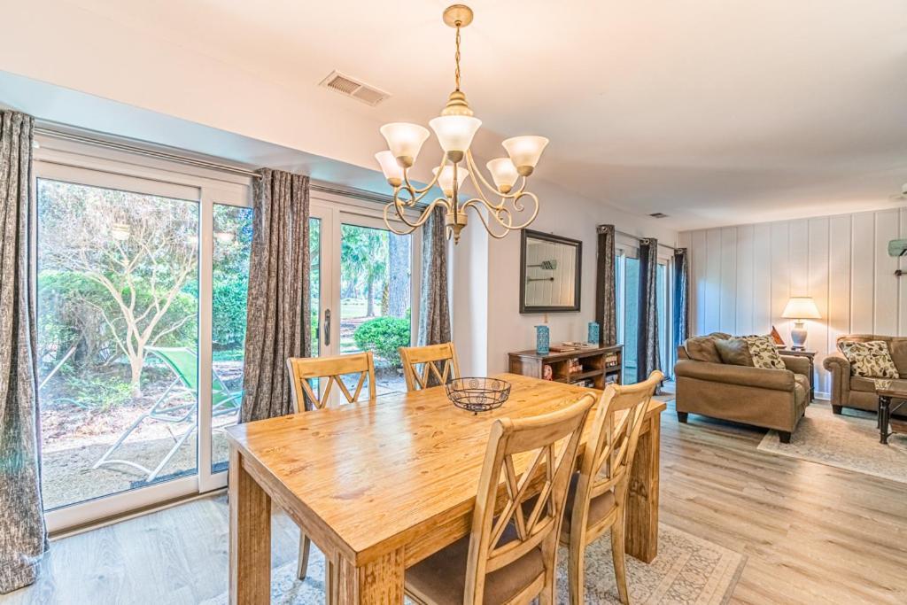 Villa Pet Friendly! 503 Plantation Club Walk To Pool Sleeps 6 Sea Pines Hilton Head Island Exterior foto